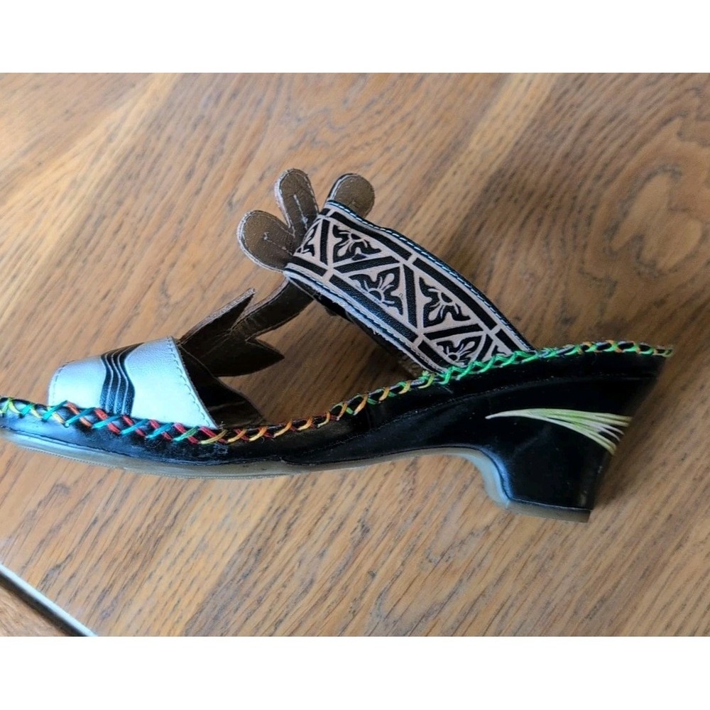 ELITE by Corky's Pacific Multicolor US Sz 9 Tooled Leather Sandals Wedge Heel - Picture 2 of 9